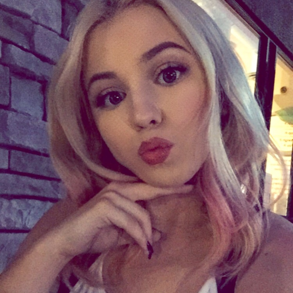 Meet your Posher, Amber